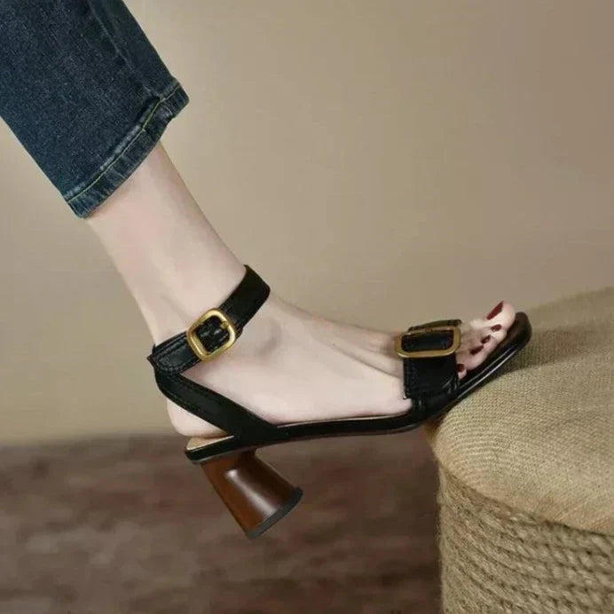 Naomi Stilfulde Mary Janes