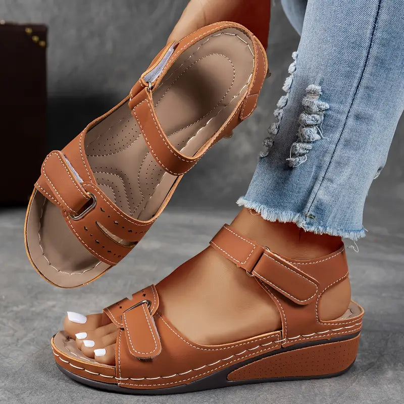 Clara™ ortopædiske sandaler med kilehæl