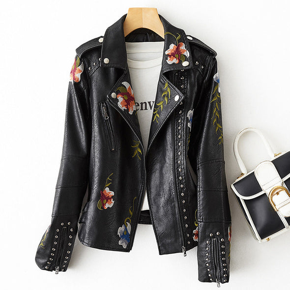 Josefine™ | Stilfuld Bikerjakke med Blomstret Broderi